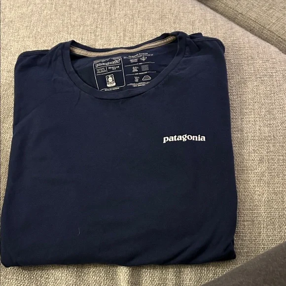 Patagonia Dark Blue Tee with Vibrant Graphic - Picture 2 of 3